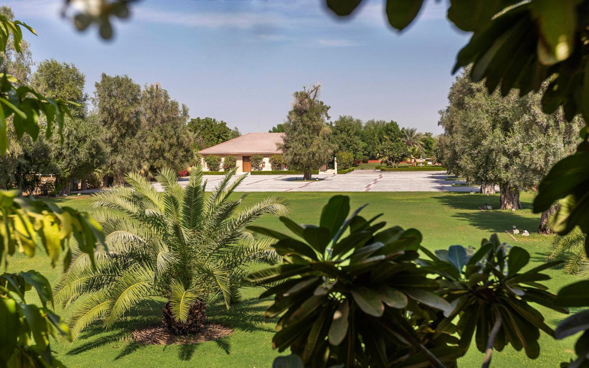 Melia Desert Palm Member Of Melia Collection Dubai Buitenkant foto The gardens of the Bahá'í House of Worship in Sydney, Australia