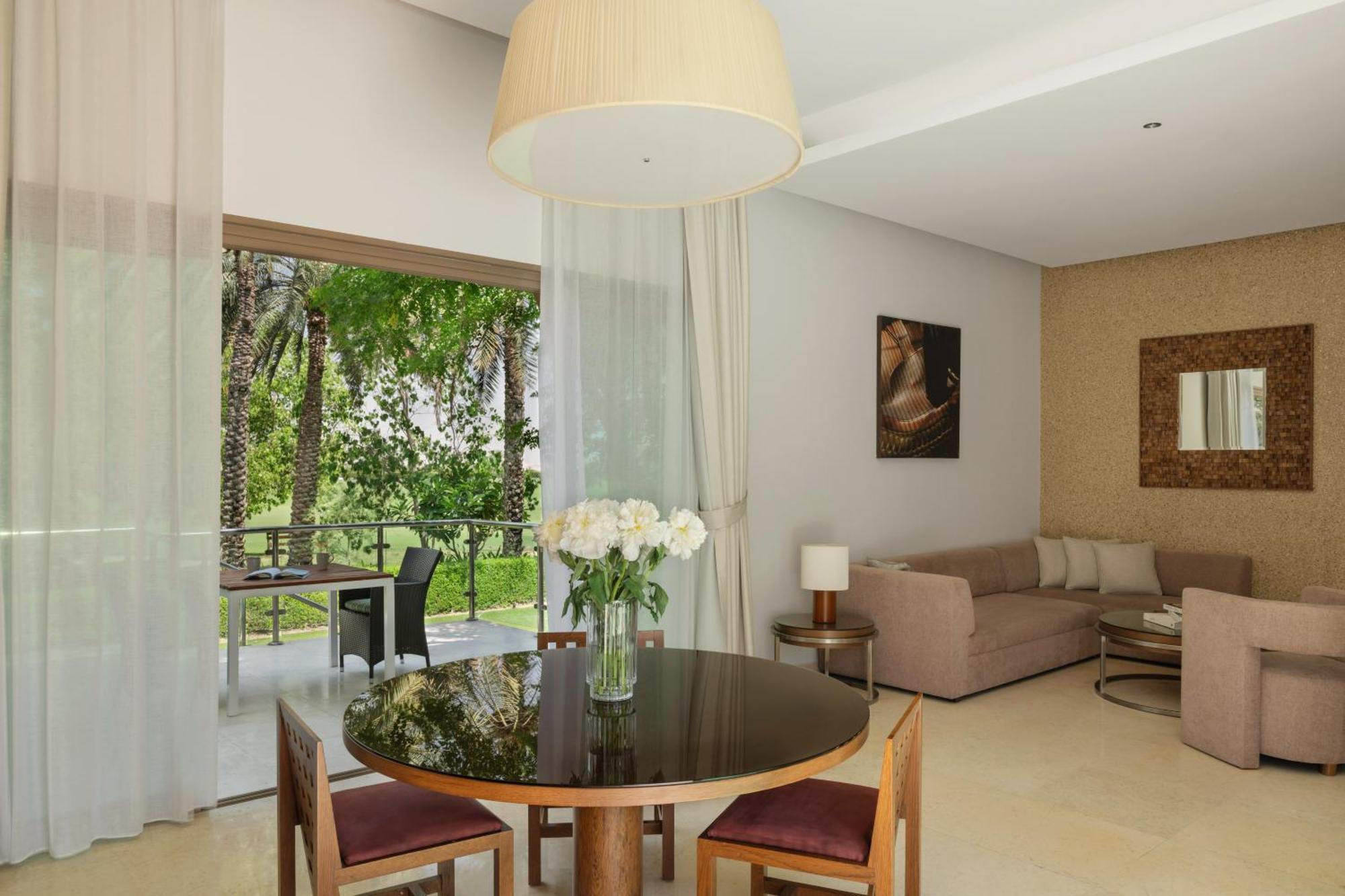 Melia Desert Palm Member Of Melia Collection Dubai Buitenkant foto 3D rendering of a living room