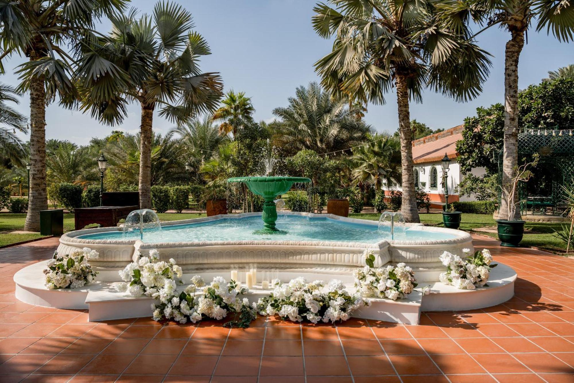 Melia Desert Palm Member Of Melia Collection Dubai Buitenkant foto Fountain at the Royal Palace